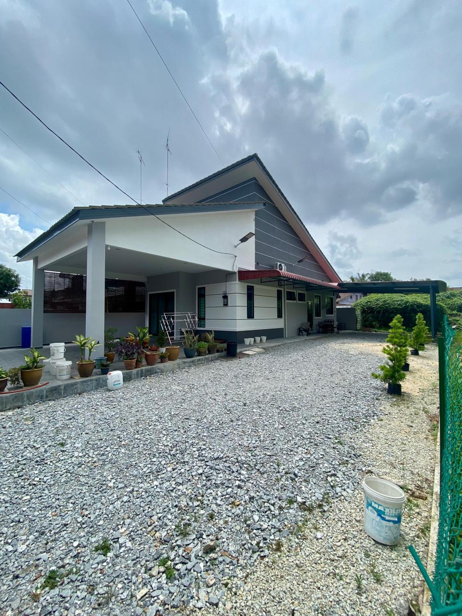 79 Village * Muar